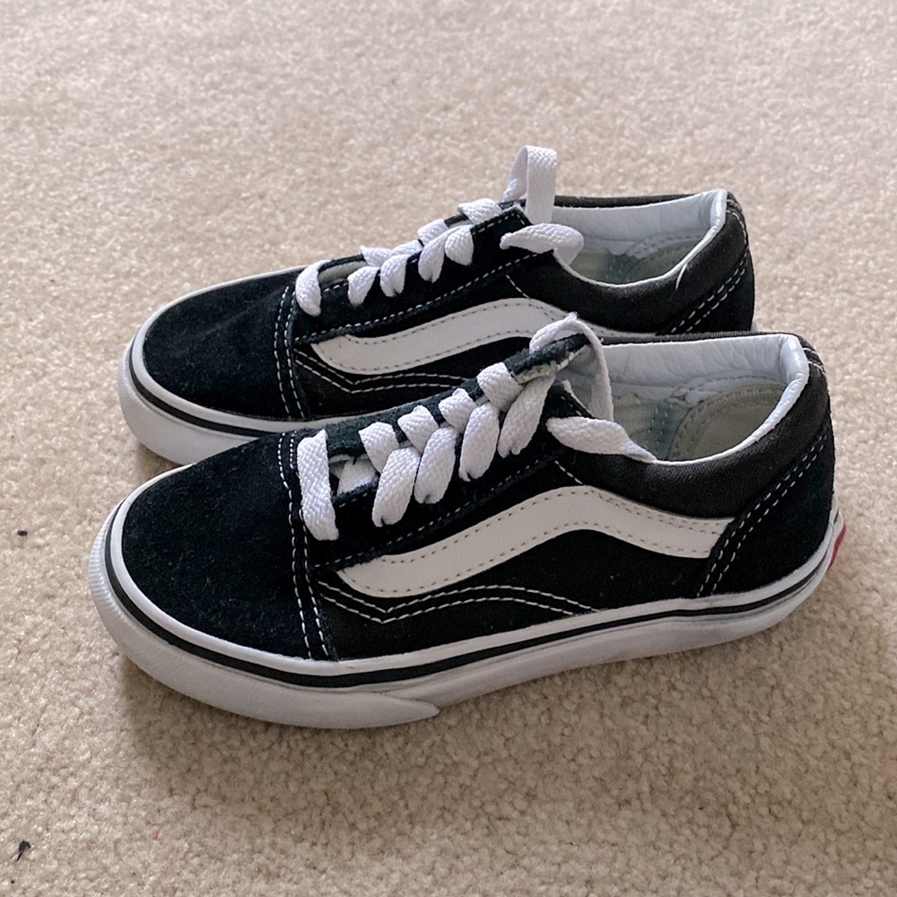 Vans Basic Black and White Lace-Up Sneakers Kid’s Size 11 - Like New